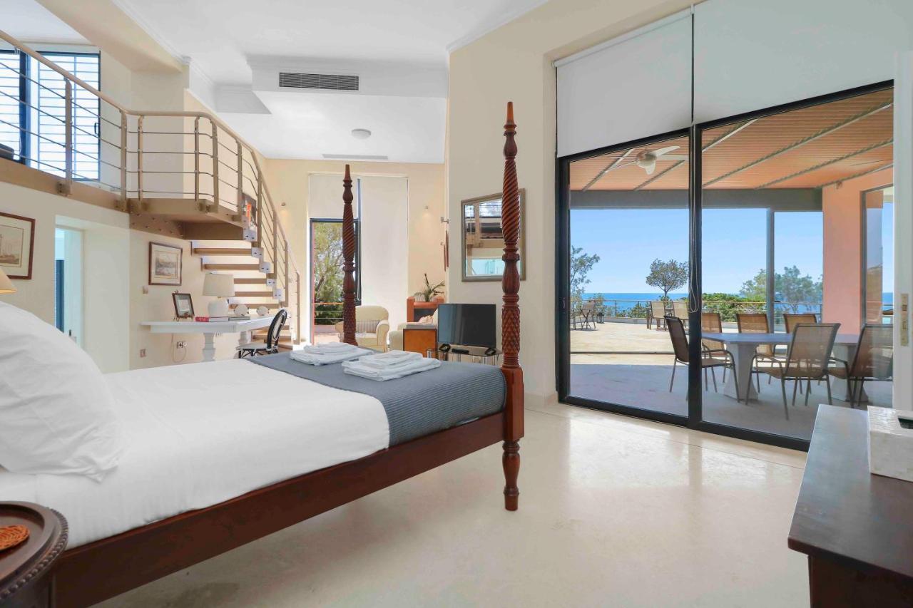 Black Diamond Beachfront Pool Villa Pasithea In Sounio, Athens Sounion Exterior photo